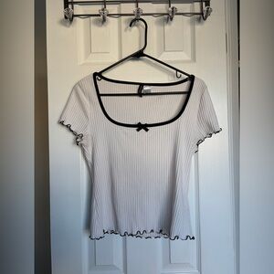 H&M ribbed top with bow design Large
